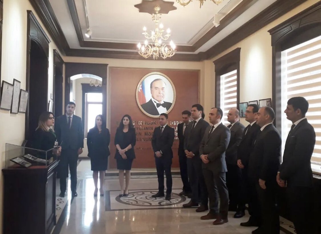 DMFANakhchivan's tweet photo. #Azərbaycan Respublikası Xarici İşlər Nazirliyinin #Naxçıvan Muxtar Respublikasındakı İdarəsinin əməkdaşları #Naxçıvan şəhərindəki #BəhruzKəngərli #Muzeyi/ni ziyarət ediblər. https://t.co/1hzebmsO2F