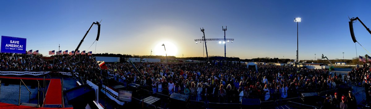 realLizUSA's tweet photo. FAKE NEWS!

Massive crowd in Georgia last night, with estimates between 25,000 and 35,000 people. 

Fake news @stphnfwlr doesn't know what he's talking about! https://t.co/RoHz86Xyz6