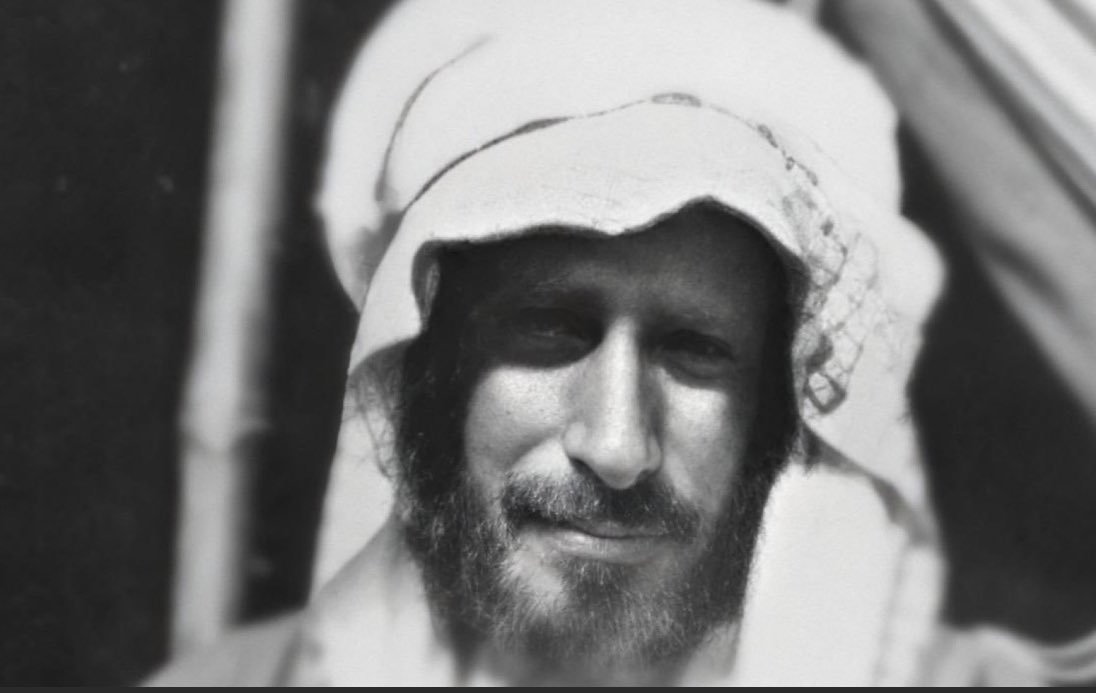 رواية : 

كان فيصل الدويش زعيم حركة اخوان من طاع الله شيخ مطير في وقته اذا كان لديه امر مهم فالارطاويه يستشير مطلق ومطلق 

مطلق الاول : مطلق بن الجبعاء الدويش
مطلق الثاني : مطلق بن ضويحي الرخيمي 

#موروث_الرخمان_مطير