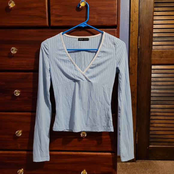 theboholeopard's tweet photo. So good I had to share! Check out all the items I'm loving on @Poshmarkapp #poshmark #fashion #style #shopmycloset #shein #favlux #threadsupply: https://t.co/UQy2q9wjlD https://t.co/iXWpKZ9Qcy