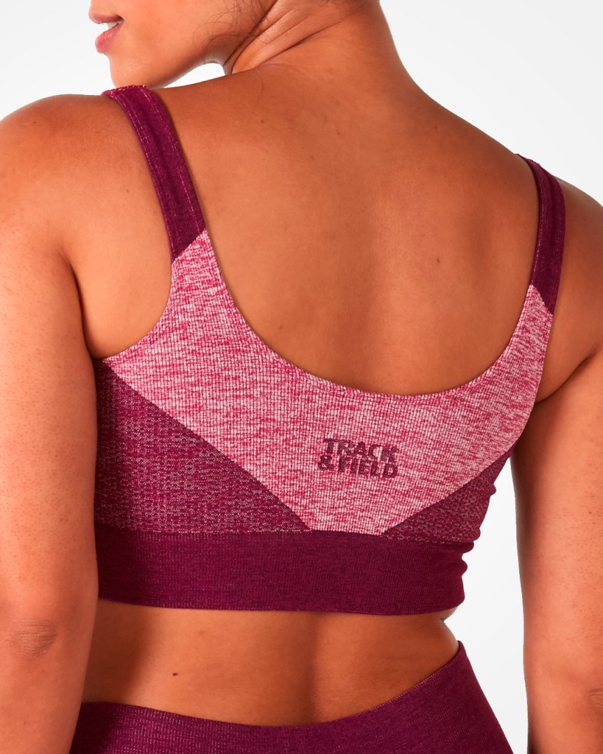 trackfield's tweet photo. Nossa coleção de inverno sai do óbvio e traz uma cartela de cores com muita energia, para manter corpo e mente em movimento na estação, em peças inéditas e favoritas. O Top Skin Mescla na cor pitaya é uma das novidades. Gostou? Deixe seu 💗 nos comentários.#i22 #mytf https://t.co/LEnosiGxWI