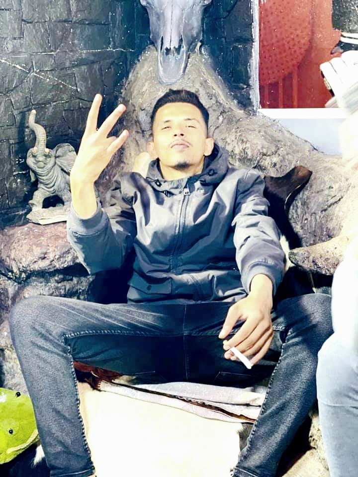 Medmuuuux's tweet photo. - #FAKEGANG 🩸👊🏻. https://t.co/xzCr2aEGmk
