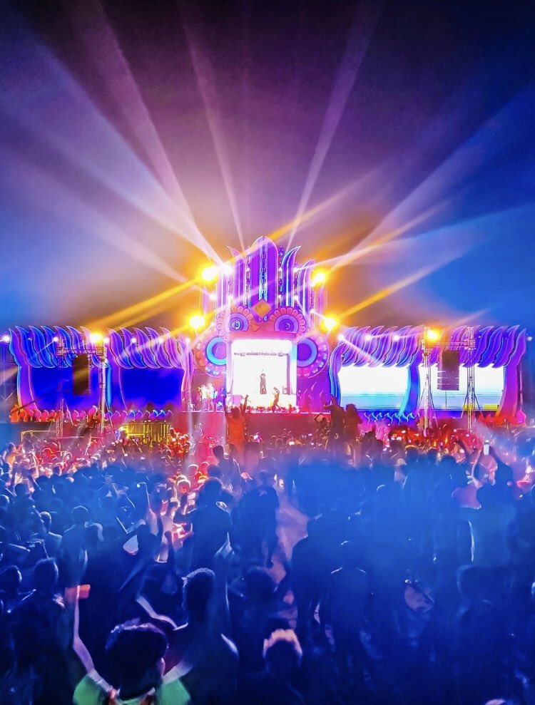 aklshanz's tweet photo. #RoadtoEMF it's happened so much well.🍀🇱🇰 Thank you #thorz and all the Artists.❤️
#ElectricMaskFestival
#SriLanka #Colombo2022 #PortCity https://t.co/DVviNDBhJa