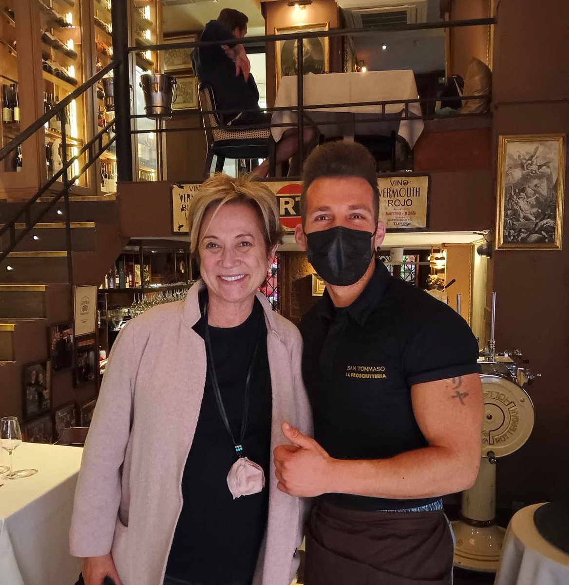 ¡Gracias a la periodista y presentadora Inés Ballester por elegirnos!¡Ha sido un verdadero placer! #cocinabiertatodoeldía #pizza #pizzalover #delivery #santommaso #italianfood #italianrestaurant #romanticrestaurant #top #valencia  #pastaepizza #comerenvalencia