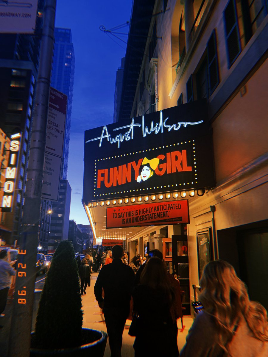 Had the pleasure of seeing @FunnyGirlBwy last night and fell in love with Broadway all over again 😭 Beanie was exactly what the revival needed!