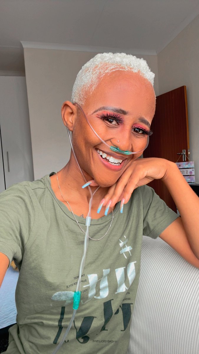 NkhosiLa's tweet photo. One thing about me I’ve lived this life beyond limits and expectations,I’ve achieved my dreams and more. Living on borrowed air gave me the opportunity to appreciate each day more, I make every moment count before it’s too late. Happy Sunday 💜💜 https://t.co/Nt5c4ZPCtg