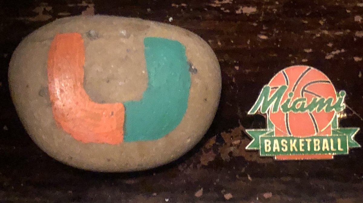 grjg9's tweet photo. It’s a “U” kinda day today! #Ubasketball https://t.co/T1GXsxOt4M