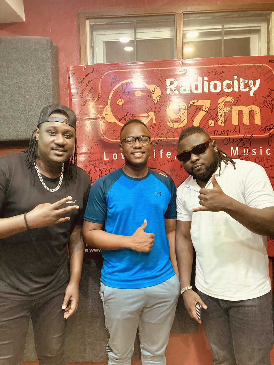 FlossoKing's tweet photo. Bigup Radio city
#Rosalina
#kentandflosso
#voltagemusic https://t.co/twCiSsView