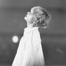 erlnrare's tweet photo. love on ice
| #kookv #taekook | 

ким тэхен — фигурист, а чон чонгук — хоккеист, и их миры не должны пересекаться, потому что между игроками этих двух видов спорта идет вечная борьба. https://t.co/c8hgHWZXhG