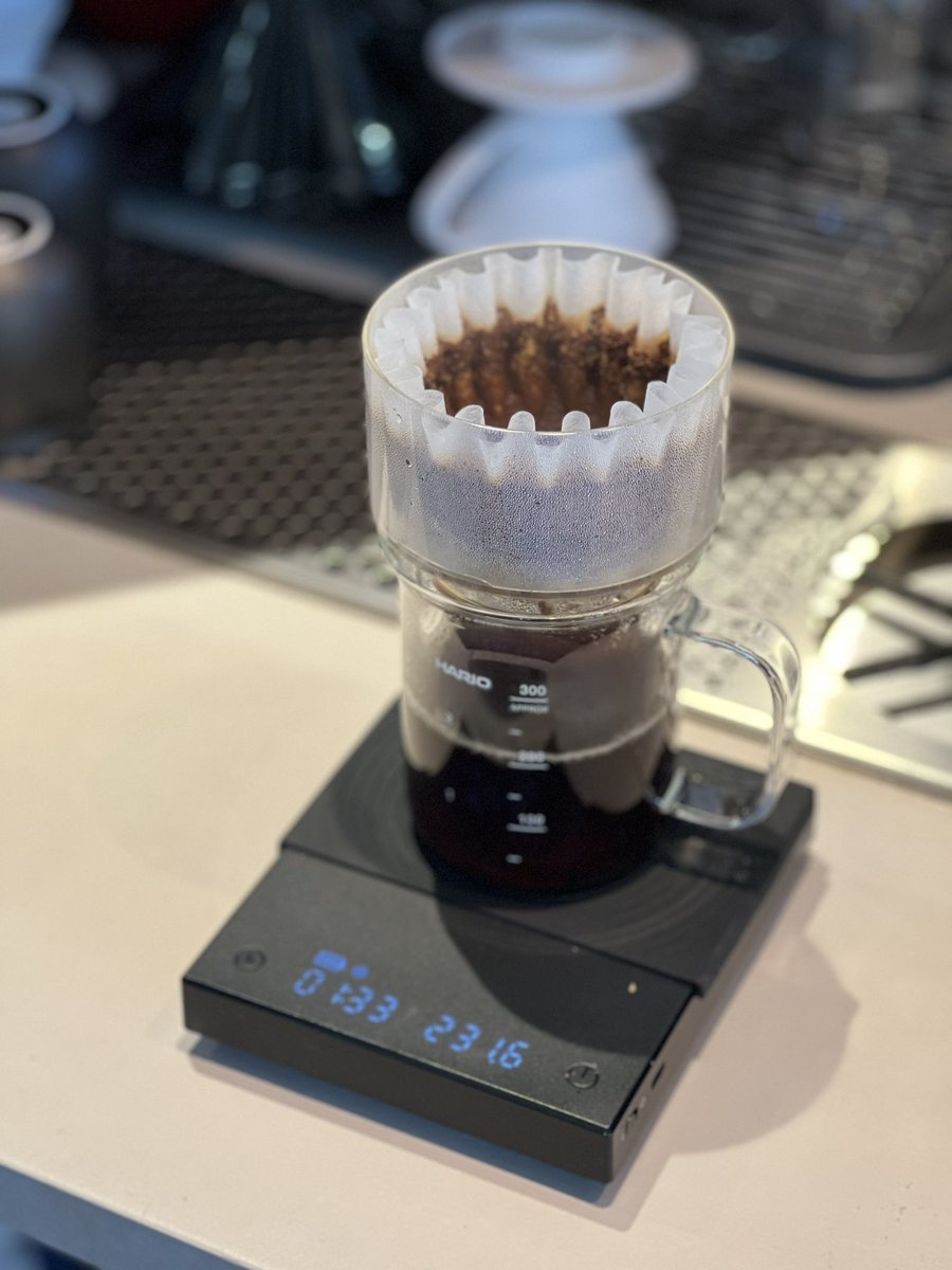 proud_coffee708's tweet photo. やっぱこのドリッパー凄いわ。。。
ほんまお世話になります。
@bathtubcoffee 
#simplfy https://t.co/50MpS2rDcg