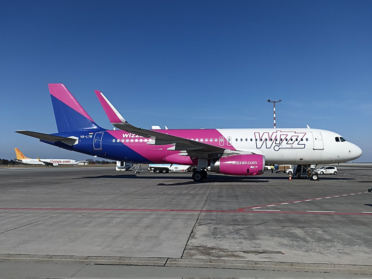 centaureax's tweet photo. @wizzair open scheduled @IASIairport Prague flight today to be operated every Thursday and Saturday / zahajovací let nové linky 2x týdně z rumunského Iasi do @PragueAirport #aviationdaily #aviationdaily #wizzair #iasi https://t.co/jnxJ7FJcaP