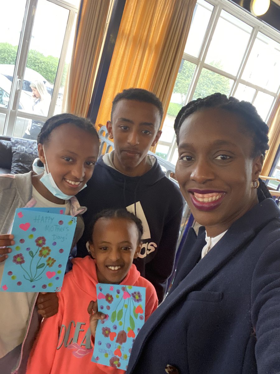 Really great to worship with local residents at St Stephens Church, South Lambeth. On this Mothering Sunday we prayed for all mothers and the wider church community who continue to support and care for others. Thank you Vicar <a href="/SteveCoulson2/">Steve Coulson</a> for my lovely daffodils 🌼 🌼