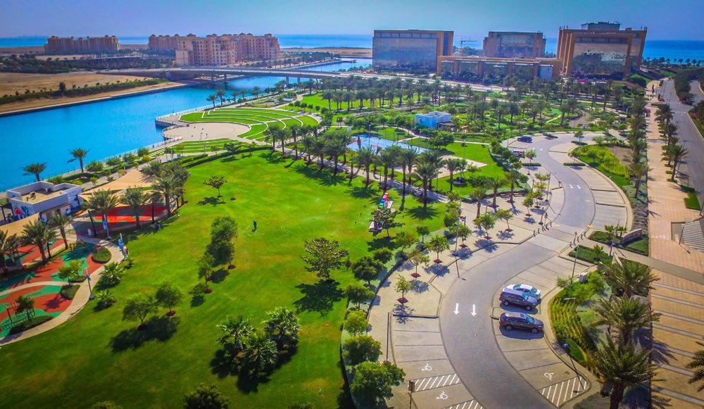 SaudiProject's tweet photo. الرئيس التنفيذي لمدينة الملك عبدالله الاقتصادية:

بعد شراكة #صندوق_الاستثمارات_العامة تخلصت المدينة من استراتيجيتها القديمة في تنفيذ المشاريع ذاتيًا، حيث تم السماح للمطورين والمستثمرين الخارجيين لتطوير المدينة بشكل أسرع https://t.co/rzOPT9mS6q