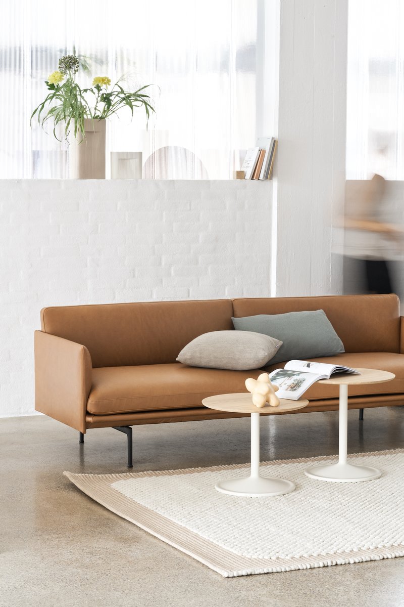 Showcase the architectural lines of the Outline Sofa by keeping it simple. Pair the sofa with the elegant simplicity of the Soft Side Table and the tactile design of the Pebble Rug: bit.ly/Outline-Family #muuto #newperspectives #scandinaviandesign