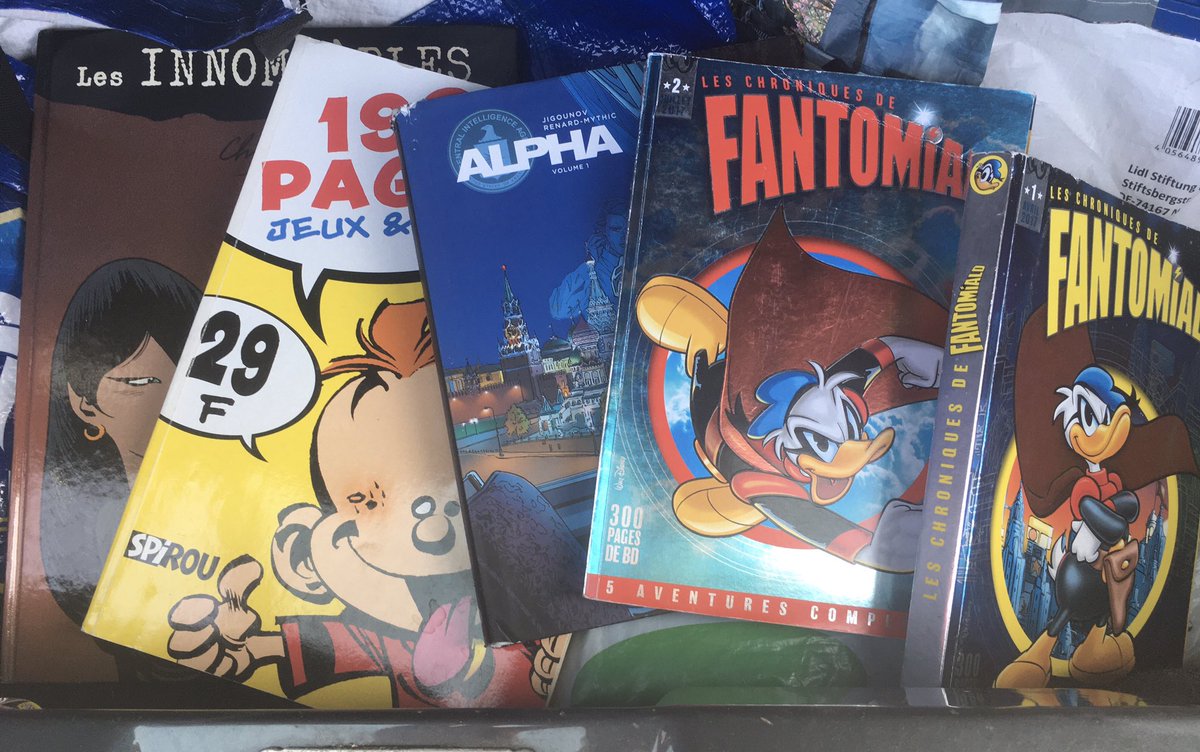 darthfilou's tweet photo. 1er #videgrenier de l’année j’avais pas le temps (ni l’autorisation😅), j’ai pris 5’ pr un p’tit tour (100 exposants*) : 1er #butinbd à 1€50 le lot sans vraiment négocier lol
#innomables #Fantomiald #divisionAlpha & #megaSpirou (1 des 1ers🤔) éclectique mais 👌
*hâte d’1 + grand https://t.co/2xpO6LzaAx