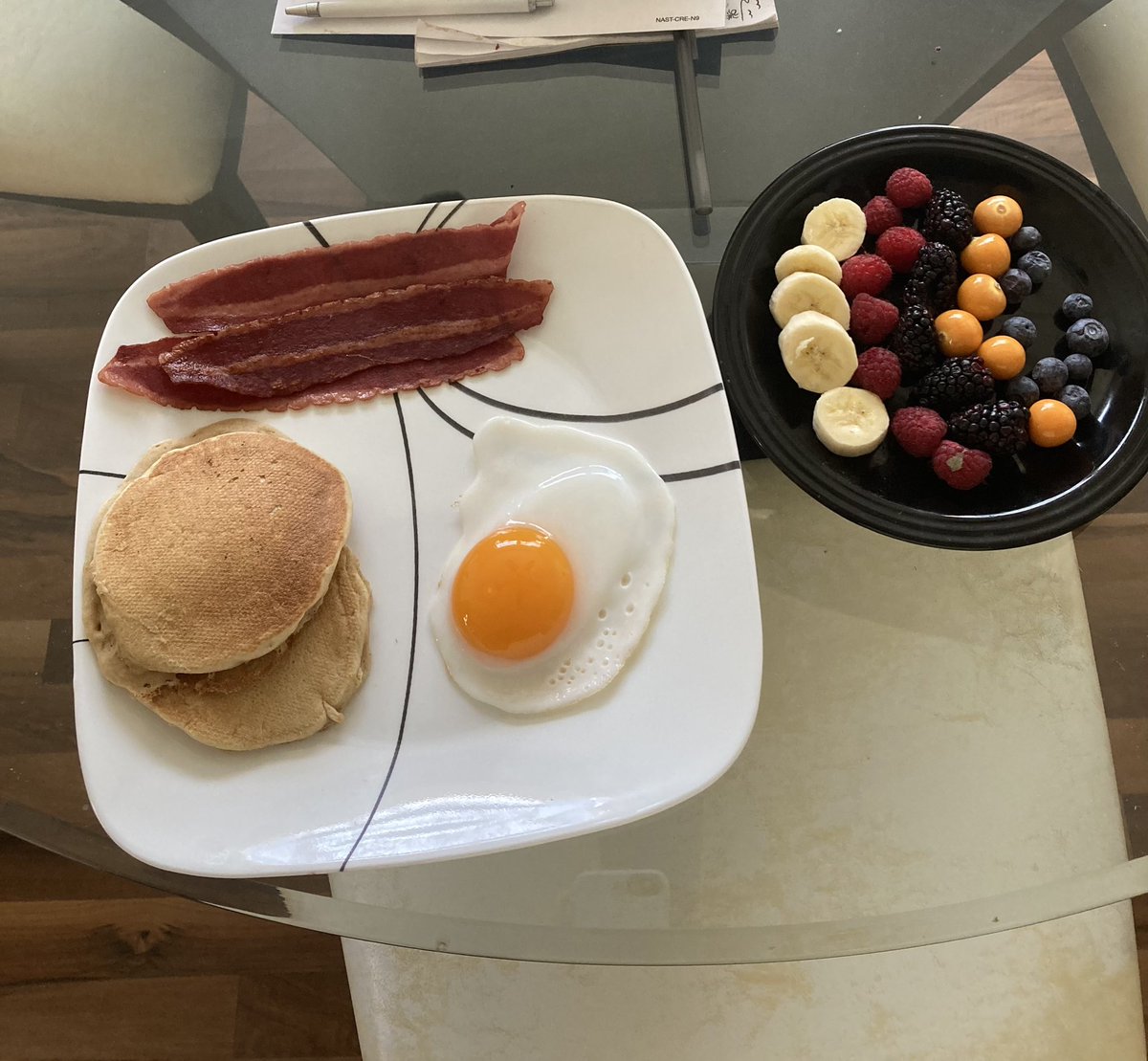 NewbieHoward's tweet photo. Brunch! Duck egg, pancakes, turkey bacon, mixed berries. Not as nice as yours, @irishrygirl but not bad. #TeamBrunch #BackToBrunch https://t.co/5OapzbAuE7