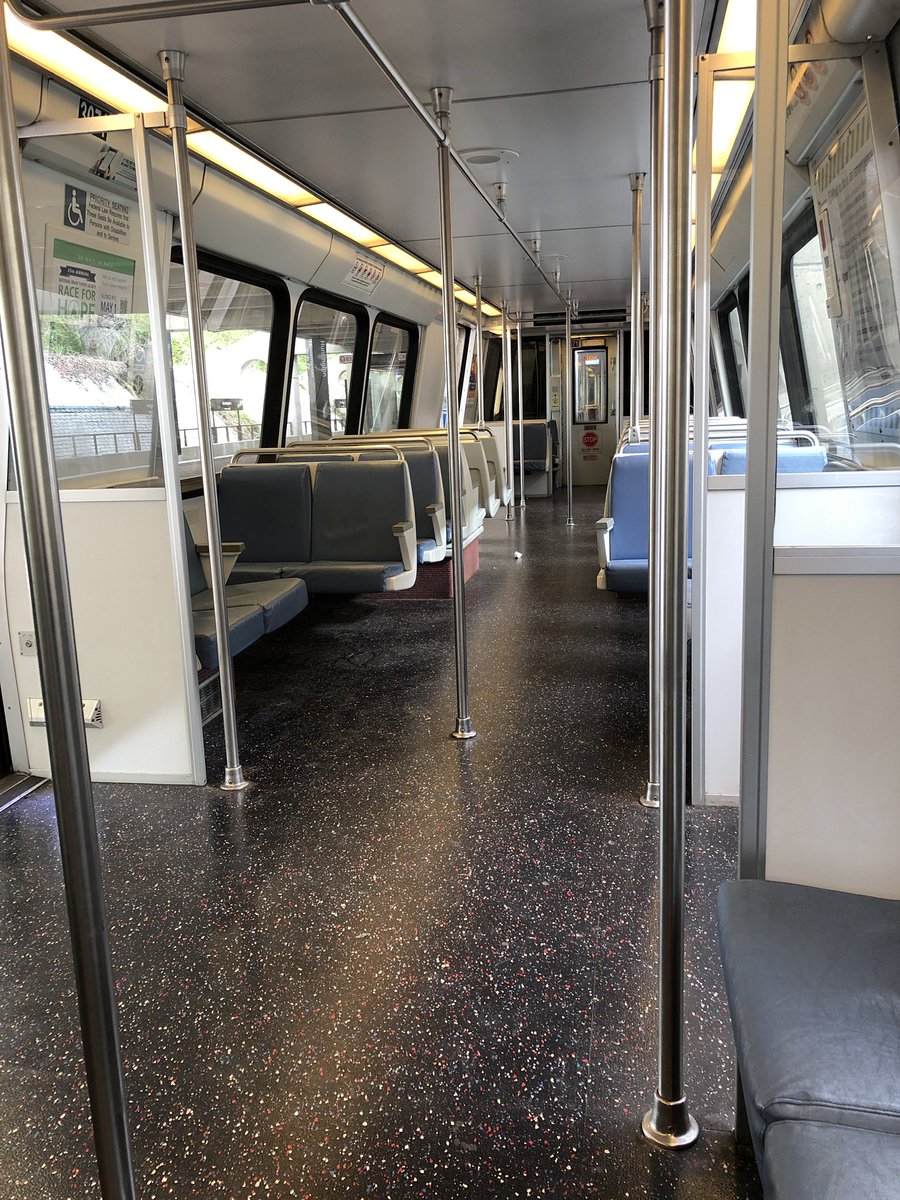 HokieStone's tweet photo. My Sunday cleared up, so I'm gonna head into #washingcon. The Metro is packed... https://t.co/c1RKIb5Bpw