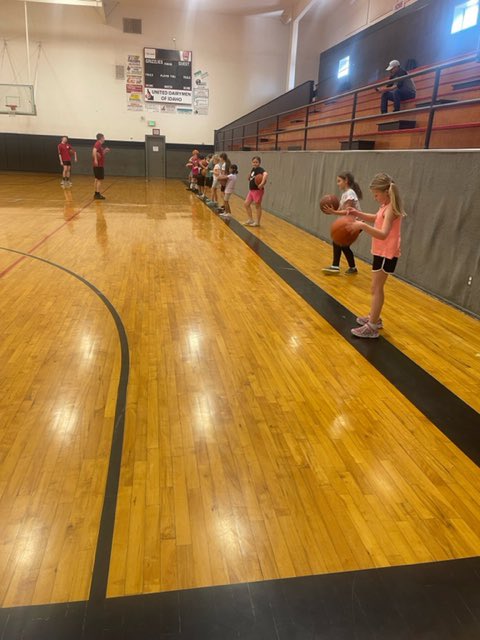 That’s a wrap! The Future Grizzlies Hall Handler camp was a huge success! Thanks to all the players who came out. Special thx to Noah Beuschlein for his bball expertise training up the next generation of Grizzlies. <a href="/coachc208/">Coach C</a> #LetsGoGrizzlies #GFAHoops