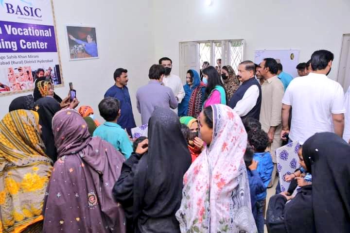 ZEESHANKOREJO0's tweet photo. الحمدللہ گاؤں صاحب خان میرانی، یو سی ناریجانی میں خواتین کے پیشہ ورانہ تربیتی مرکز کا افتتاح کیا۔ خواتین کو بااختیار بنایا جائے گا۔ انشاء اللہ عید الفطر کے قریب آنے تک گاؤں عثمان شاہ اور گاؤں جھنڈو ناریجو میں دو مزید ووکیشنل ٹریننگ سنٹر مکمل ہو جائیں گے۔
@rawalsharjeel https://t.co/8EsRQYM5GZ