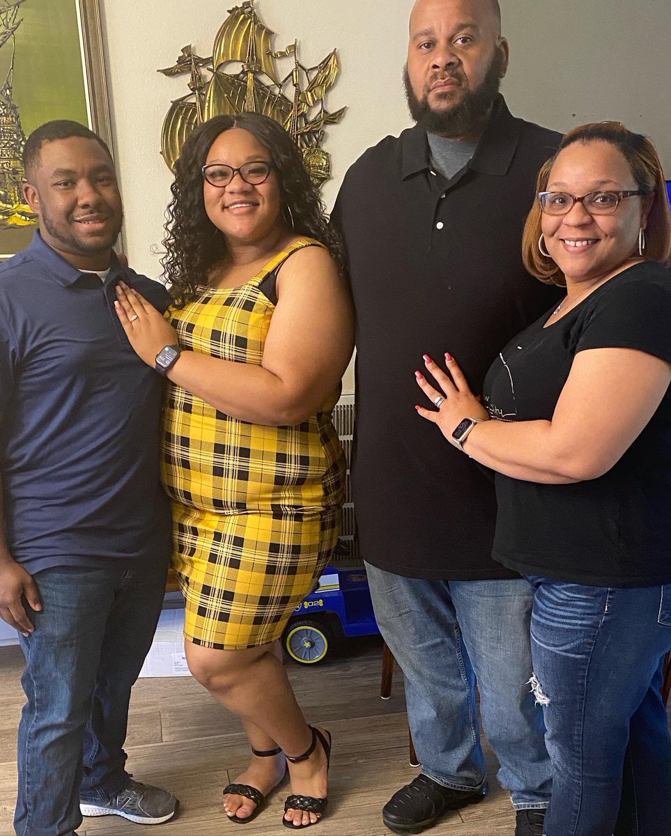 candyss_land's tweet photo. Y’all… I SAID YESSS!! I’m about to be a whole ass wife 🥺🥺♥️ https://t.co/4cvJPdYPvV