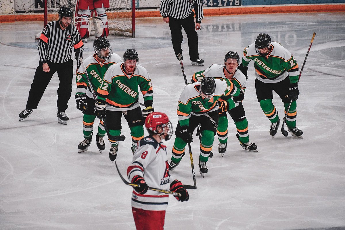 jesskochis's tweet photo. The #flyingv @centshockey https://t.co/AeOauh9vZb
