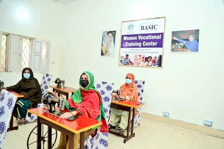ZEESHANKOREJO0's tweet photo. Alhamdulillah inaugurated a vocational training center for women in Sahib Khan Mirani village, UC Narijani,Women will be empowered.  Inshallah,two more vocational training centers will be completed in Usman Shah village and Jhando Narejo village by the time Eid-ul-Fitr approaches https://t.co/5LxIguto6z