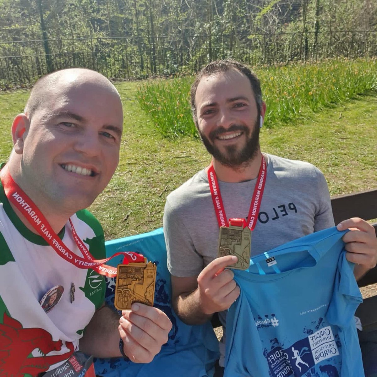 MattThompson91's tweet photo. It’s going to be a no legs week coming up after that! Still, will take 2hrs 14mins - great atmosphere after a two year break @CardiffHalf! 🏃🏼♂️☀️😅 #cardiffhalf #halfmarathon #bringonthedoms https://t.co/2cW239nR0b