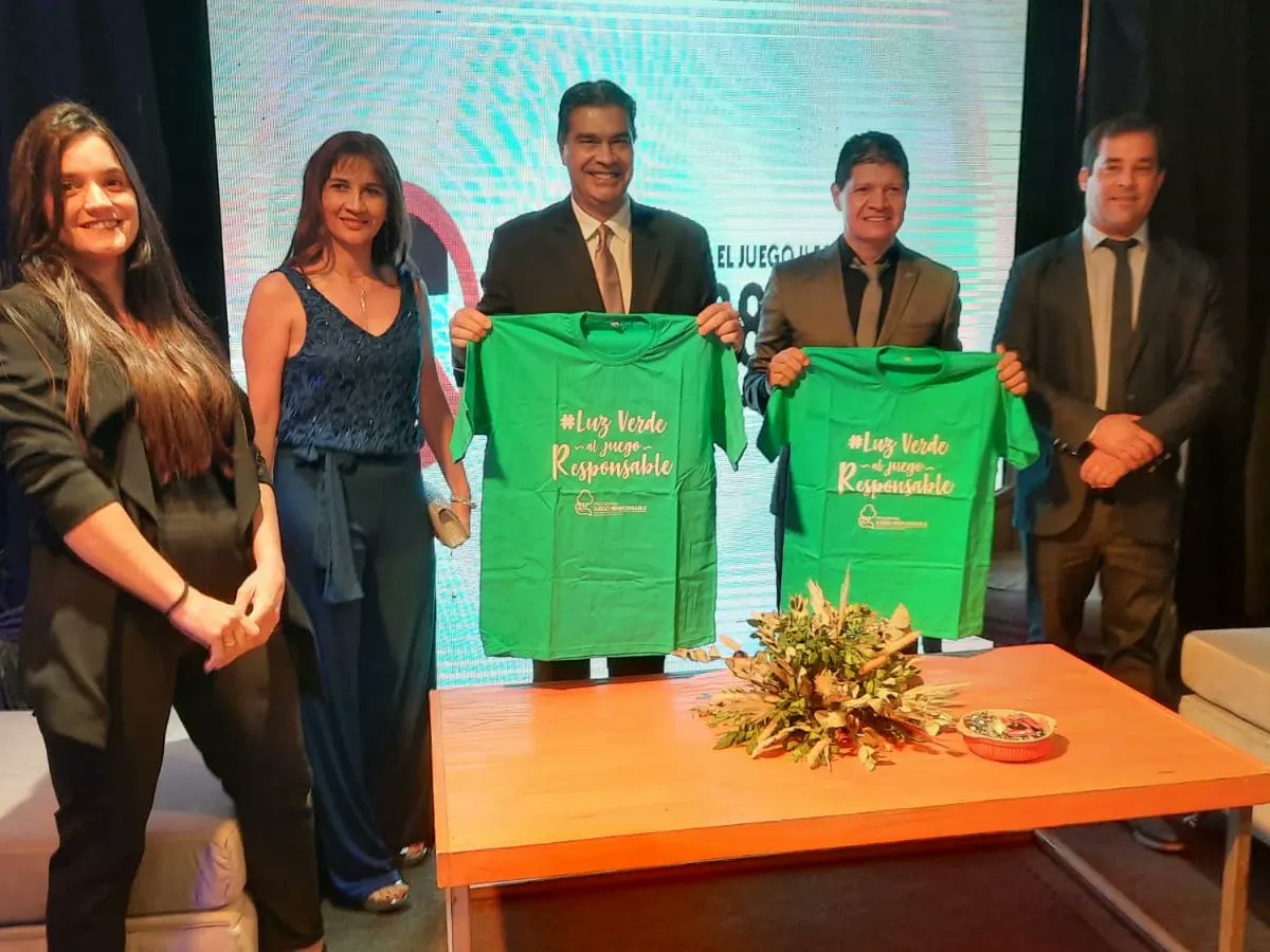 fechacochaco's tweet photo. #100AñosCCRes | Compartimos una noche llena de emociones, recuerdos, música y baile junto a la Cámara de Comercio de Resistencia en el marco de su celebración por su centésimo aniversario.
.
.
#EventosCCRes #CámaraResistencia
#NocheDeLosEmpresarios https://t.co/etkS2Wjdqr