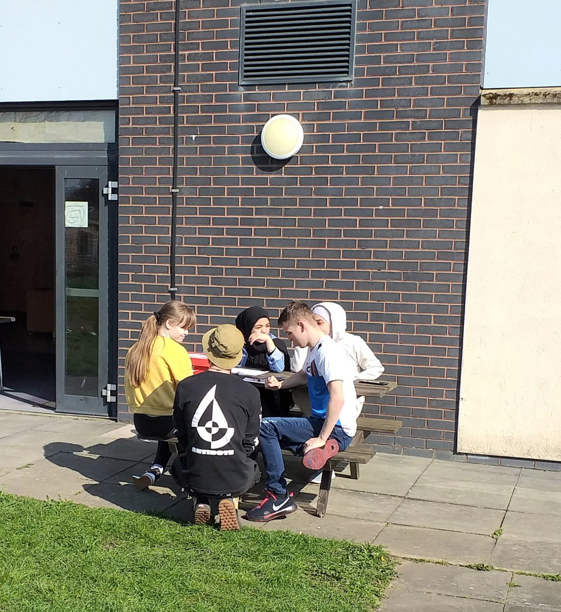 CLDenise27's tweet photo. Great weekend had by all with The Soundsystem Project young people, North Ayrshire wide making and producing their own music. Thanks to all who took part and special guests Jen Mac and Bemz https://t.co/d2LN03zoz4