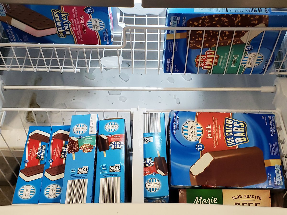 hrjohnson2785's tweet photo. Getting ready to enjoy some Ice Cream Treats @RiversDepot today as we Celebrate our Associates on the Final day of our Success Share weekend Celebration. @Archiegraham17 @anbenner926 @MrsShay27 @Tawni2 @ZackMiller44 https://t.co/ulof7O0z5z