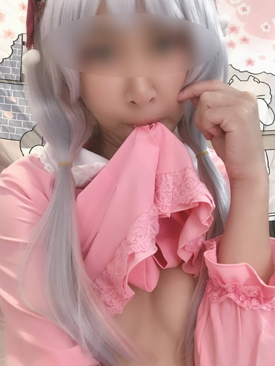 喜歡看優咪Cosplay的人多嗎😳
偶爾有空拍的時候
都會有點拿不定主意
是拍便服還是cos好😭 https://t.co/wQYfh6sPjS