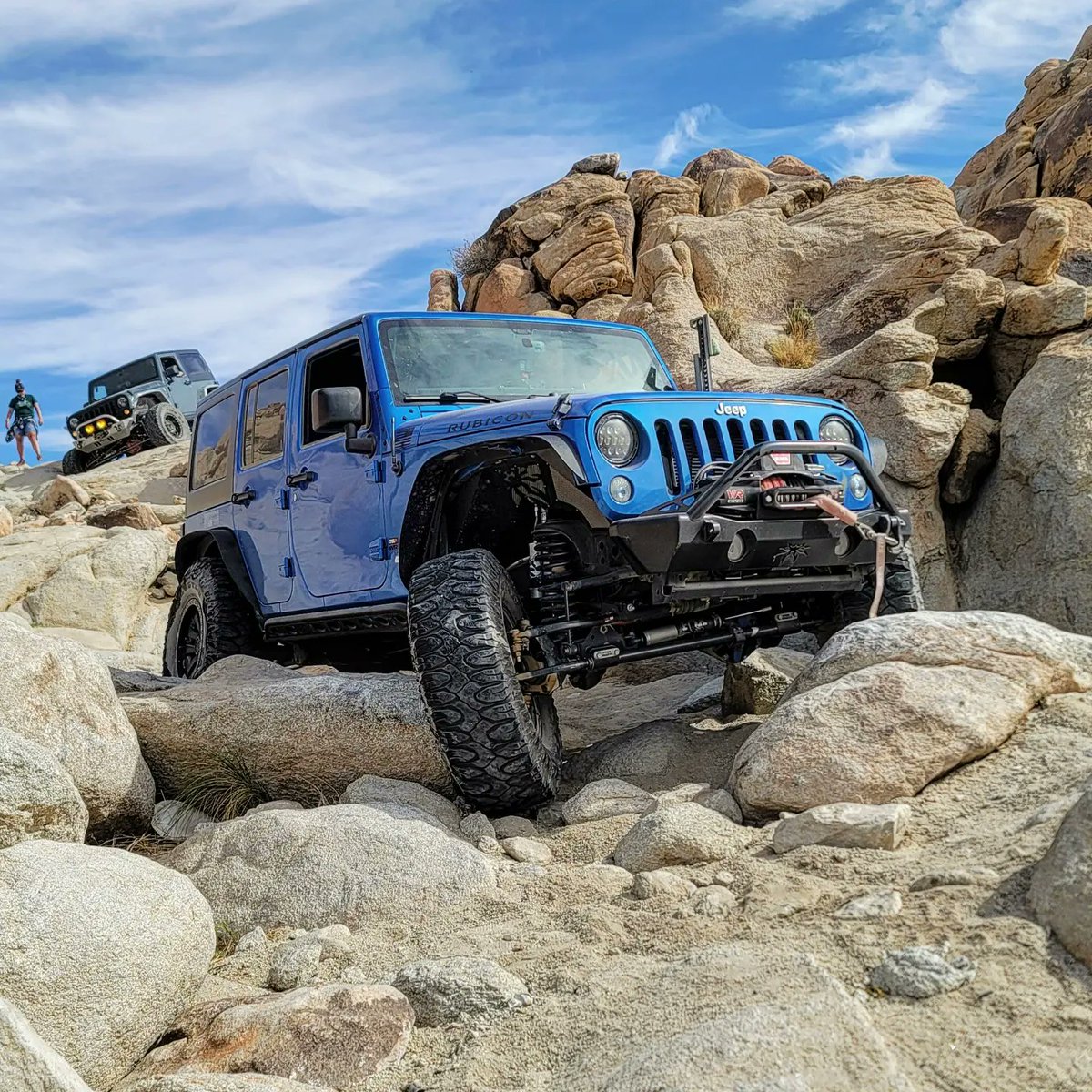 Ghost_18jku's tweet photo. Broken hearts, loss of fluids, winch line spooled, slipping on oil and a day full of laughs! What can I say... it's how we roll 😎

#Jeep #SundayFunday #FindAdventure #DoCoolShit #Jeepers #Socal #JeepWave 

_OIIIIIIIO_
@Jeep | @THEJeepMafia | @Legendary1941 | @lovers_jeep https://t.co/A2EY2ixPeD