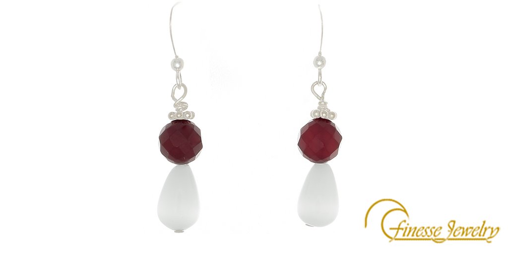 sandrajeffs1's tweet photo. #carnelian, silver, and #ulexite in tasteful drops for your ears. Get them while they are still available. https://t.co/Zei2mlIAex https://t.co/0F681UmGmp