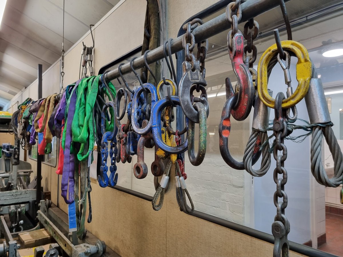 stillyersmith's tweet photo. Last weeks rigging search @a1ropesandrigging #pettycashbuyer #setdec https://t.co/Cipsc2JHkN