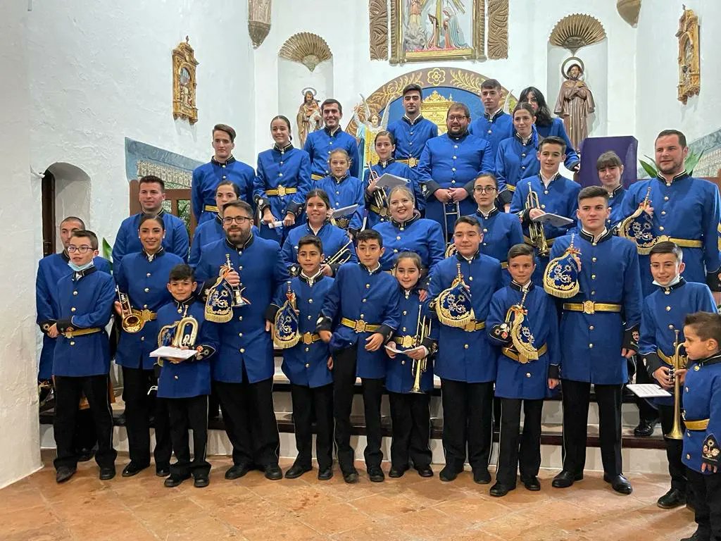BctEncarnacion's tweet photo. Ayer fue nuestro X Aniversario, agradecer a todos los que han pasado por nuestras filas todos estos años, y a los actuales por mantenerse ahí durante tanto tiempo!! A por otros 10 años más!!
#elburgo #yunquera #alozaina #casarabonela #tolox #ronda #sierradelasnieves #cofradiasmlg https://t.co/jgJ25H5s9S
