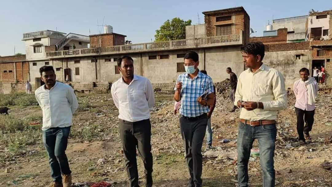 collchhatarpur's tweet photo. स्वच्छता का दिखने लगा असर
कलेक्टर श्री संदीप जी आर ने छतरपुर शहर के ग्वालमगरा और संकटमोचन #तालाबों की सफाई का निरीक्षण किया
कार्य में तेजी लाने और इसे प्रभावी बनाने के दिए निर्देश
आमजन से तालाबों में कचरा नहीं फैंकने की अपील
#CleanChhatarpur
@mpurbandeptt
@JansamparkMP https://t.co/ZfJ05u0YuC
