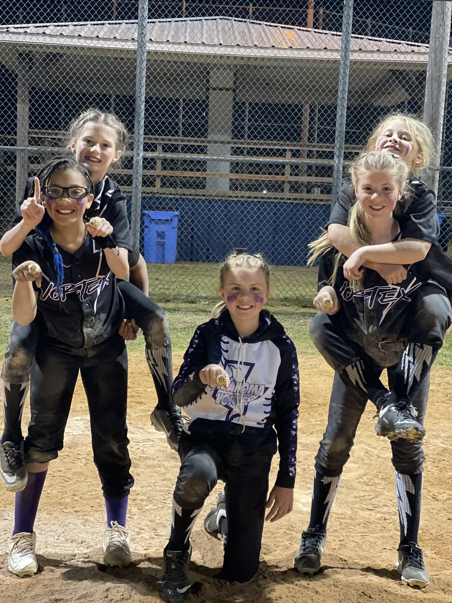 KaydenceBeale3's tweet photo. Picked up with Ok Vortex this weekend. Feels good to help a team get some hardware. Went undefeated all tourney long and beat SPI 7-2 in the championship! https://t.co/2P9ClwcNQc