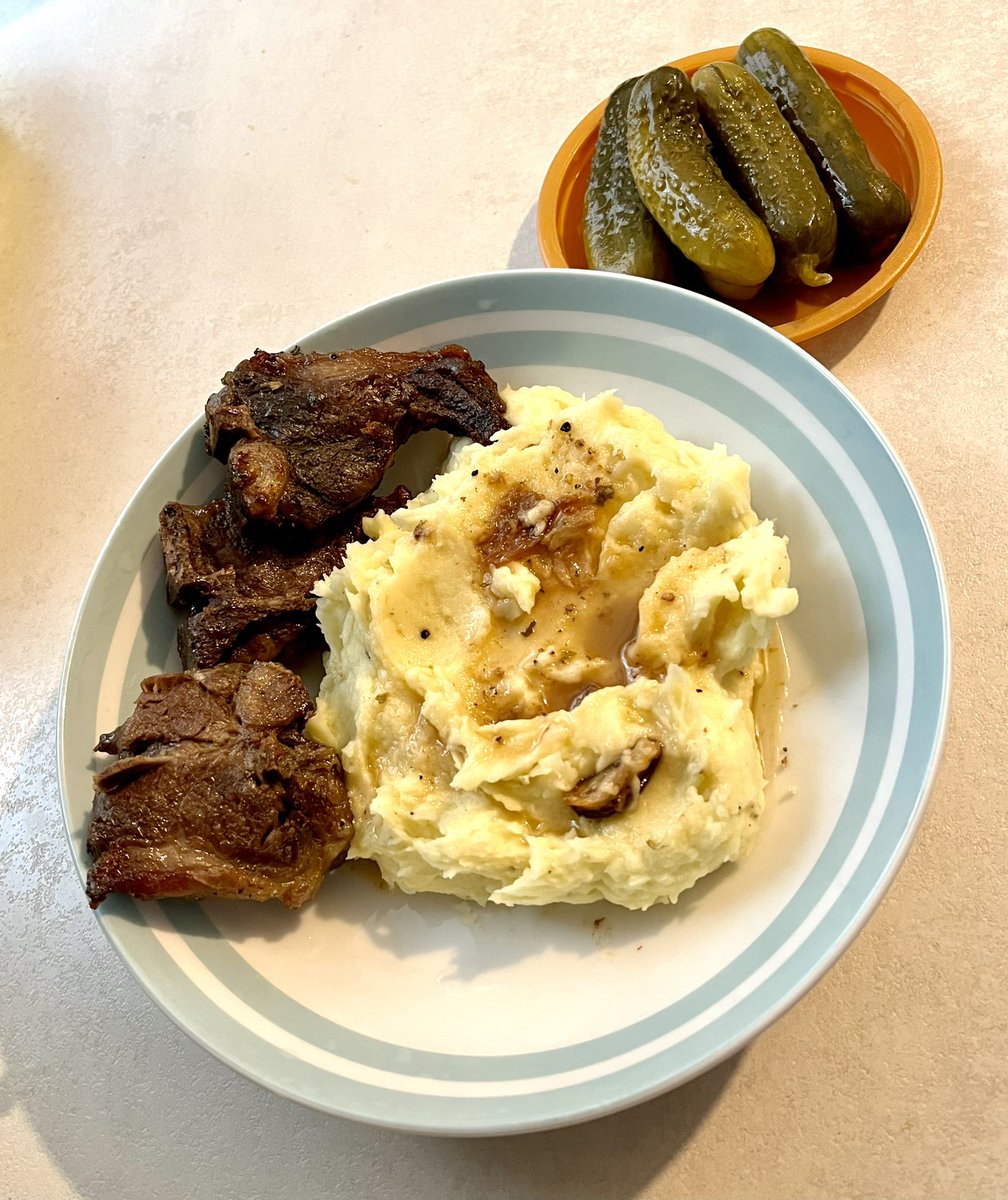 1stSimona's tweet image. #lamb #mash #gerkin 😋😋😋