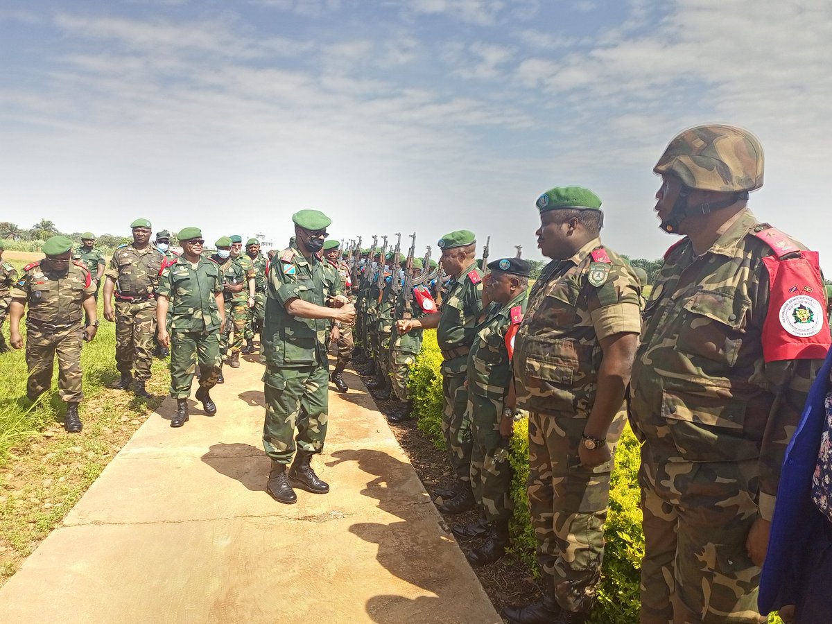 #BENI: Après un séjour de travail dans la ville de BENI,le Gén. d'Armée Célestin MBALA MUNSENSE et sa suite, ont pris le vol vers 13h heure locale, direction la ville volcanique de Goma.