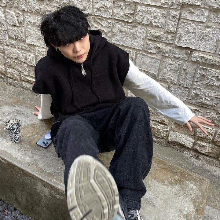 KyoSean's tweet image. ᅟ ᅟ 𝑯 𝑨 𝑵 𝑫 𝑺𝑶 𝑴 𝑬 ;
 ᅟ ᅟ ᅟ 𝐺𝑜𝑑 is ʀealʏ cʀeaᴛive, I mean
 ᅟ ᅟ ᅟ            ── ᴊusᴛ 𝑙𝑜𝑜𝑘 aᴛ me