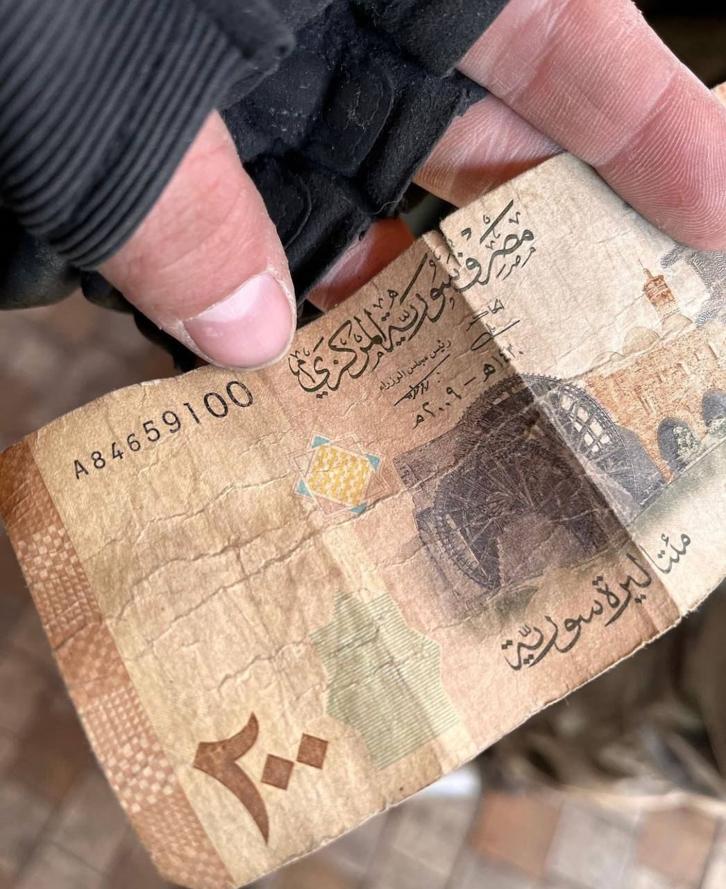 aleph-on-twitter-syrian-lira-found-in-one-of-the-dead-russian