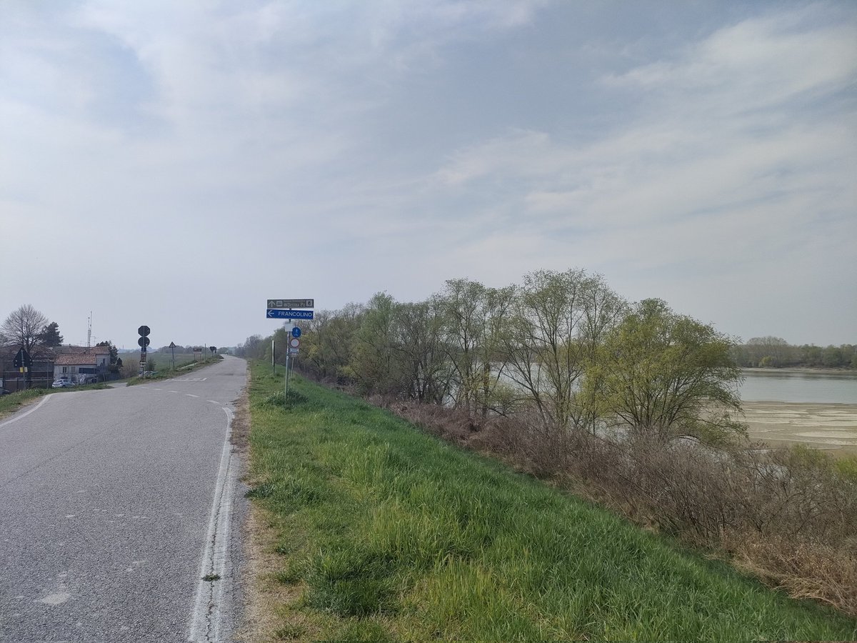 mabeno7's tweet photo. Francolino #Ferrara #DestraPo #breathe 12km #247running #iocorroqui #ukrunchat https://t.co/EYEFTIiLTh