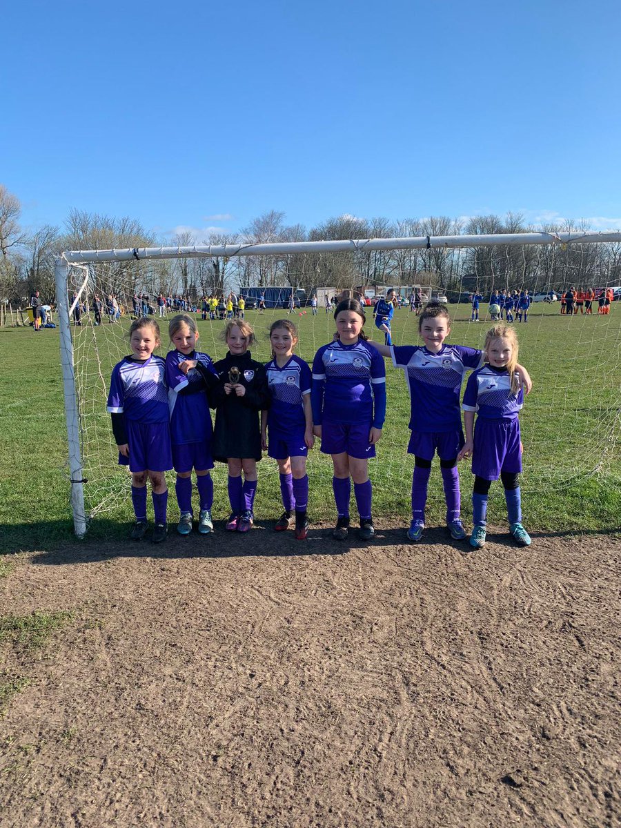 The u8 girls team have only been together a short time and are improving each week keep up the hard work kids 💪 👏