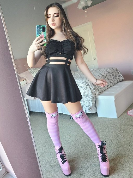 Forgot to post my outfit from the other day https://t.co/tfMlTLy7X3