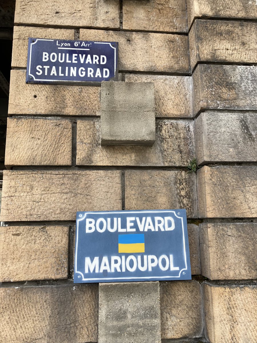 Quand le streetart donne une leçon d’histoire <a href="/villedelyon/">Ville de Lyon</a> #StreetArt #Ukraine