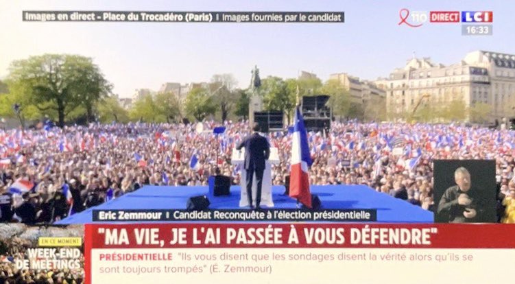 ElliotLepers's tweet photo. Mélenchon, Jadot, Roussel et Zemmour sont en meeting en ce moment, mais 3 chaînes d’info sur 4 ont décidé qu’un seul comptait vraiment et diffusent son discours in extenso en reprenant ses éléments de langage. https://t.co/Jbbidl1LqS