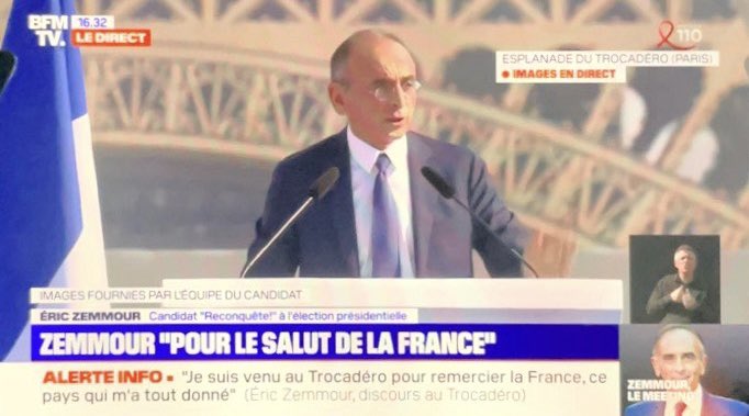 ElliotLepers's tweet photo. Mélenchon, Jadot, Roussel et Zemmour sont en meeting en ce moment, mais 3 chaînes d’info sur 4 ont décidé qu’un seul comptait vraiment et diffusent son discours in extenso en reprenant ses éléments de langage. https://t.co/Jbbidl1LqS