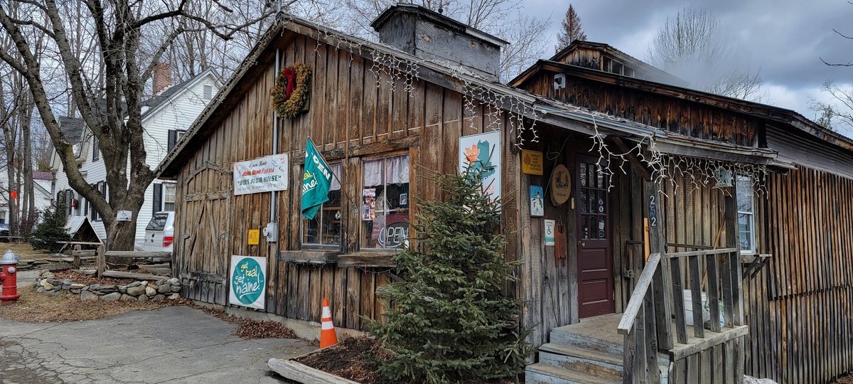 GSn04401's tweet photo. What to do on the last weekend in March in Maine? #maplesunday at Bob's Sugar Shack in Dover-Foxcroft!! #delicious @newscentermaine @visitmaine @MikeSliferWX @LisaTeachman https://t.co/OqqK4l8qOR