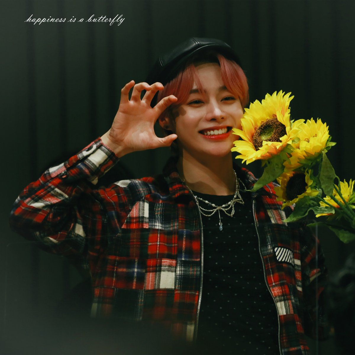 Director_X3's tweet photo. 220326 Everline fansign
Dripping like a saturated sunrise🌻
#템페스트  #TEMPEST 
#한빈 #HANBIN https://t.co/JY0mQgoJNY