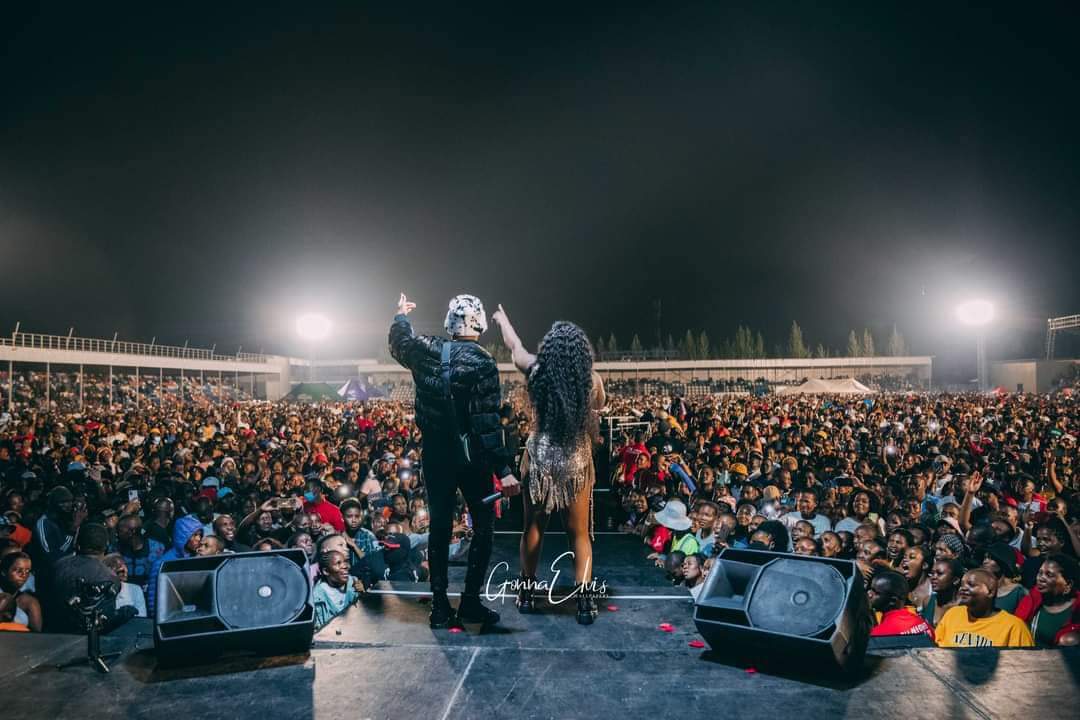 MasterKGsa's tweet photo. I'm so Proud of You My Queen!The Queen of the World @MakhadziSA! You Did it!!you inspire me everyday because of big dreams you have.This goes out to everyone Out there..To know n believe,if you word Hard You Will Achieve anything🙏 🇧🇼 Thank you For Making her Dream Come Through❤ https://t.co/JssIU7988R